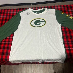 Gently used Gree Bay Packers long sleeve shirt xl